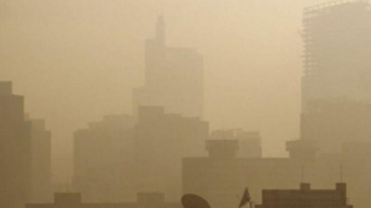 Una ciudad china con altos niveles de contaminación.-