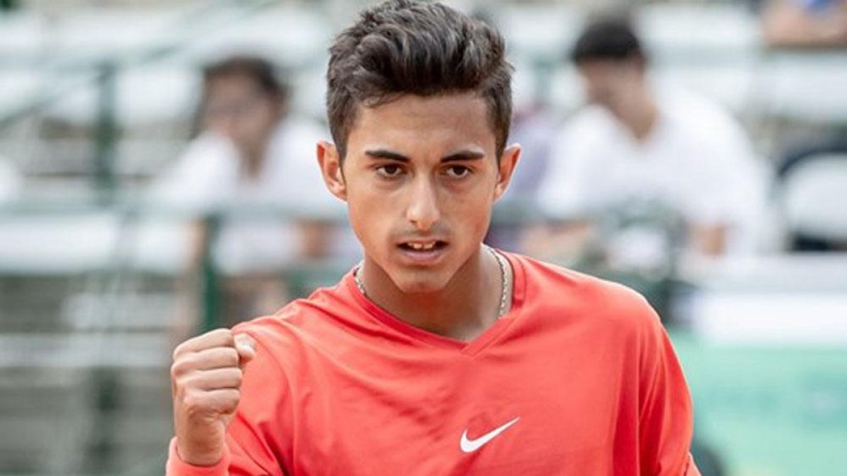 Nicolás Álvarez festeja la consecución de un punto en un torneo-ECB