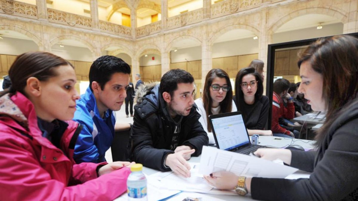 Alumnos del proyecto Planea Emprendedores.-RAÚL OCHOA