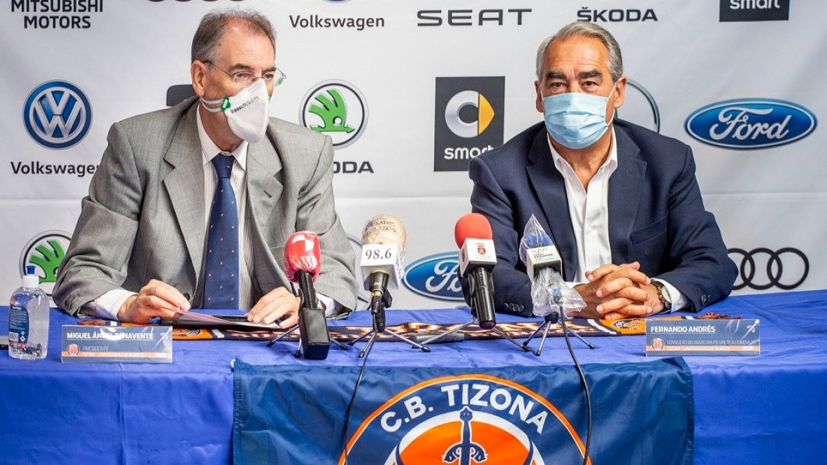 Miguel Ángel Benavente y Fernando Andrés, presidente y patrón del CB Tizona. SANTI OTERO