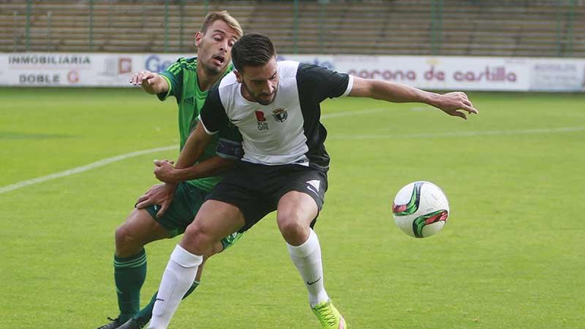 Imagen del encuentro que el Burgos CF disputó ante el Celta de Vigo B en El Plantío la pasada campaña.-RAÚL G. OCHOA