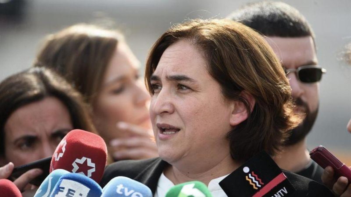 La alcaldesa de Barcelona, Ada Colau.-EFE / FERNANDO VILLAR