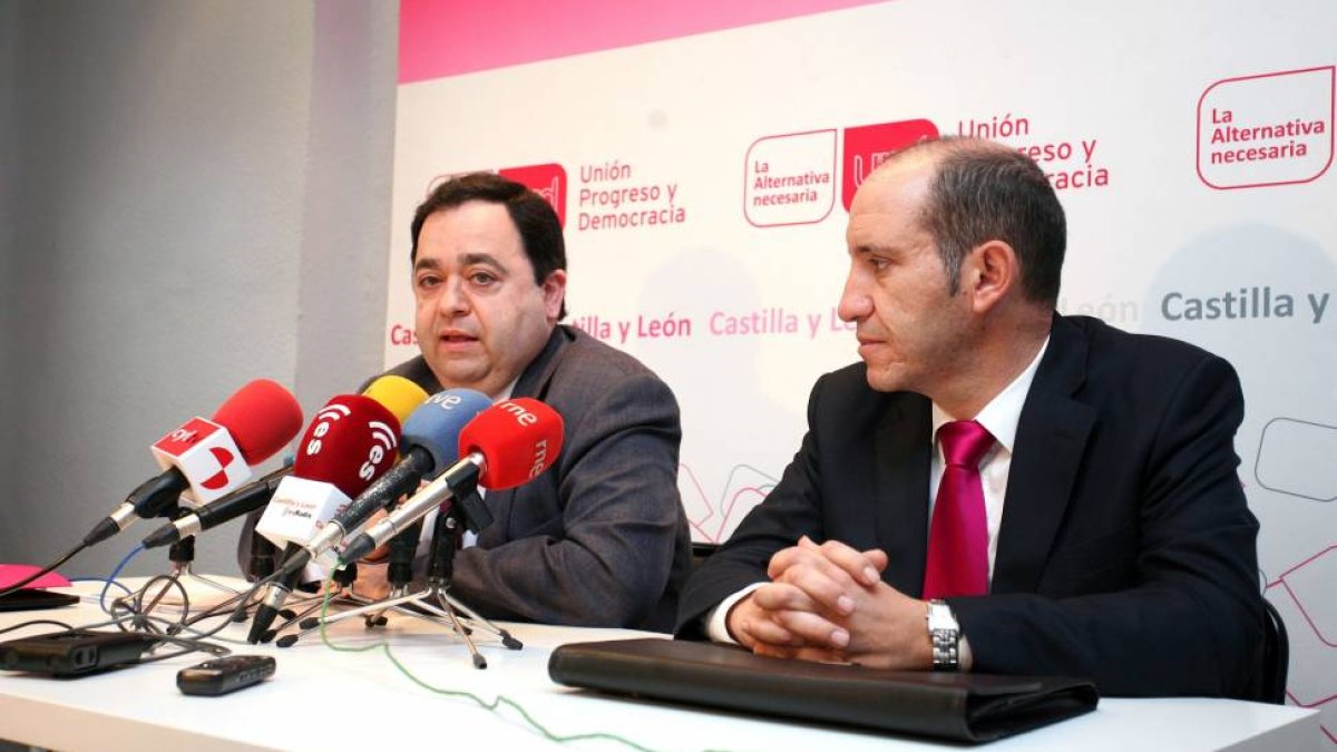 El coordinador autonómico de UPyD, Rafael Delgado, y el coordinador local en Valladolid, César Tuquero-Ical