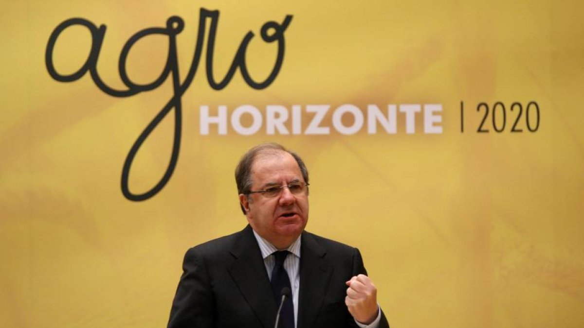 El presidente de la Junta, Juan Vicente Herrera, durante su intervención en la inauguración de la jornada de presentación de Agrohorizonte 2020-Ical