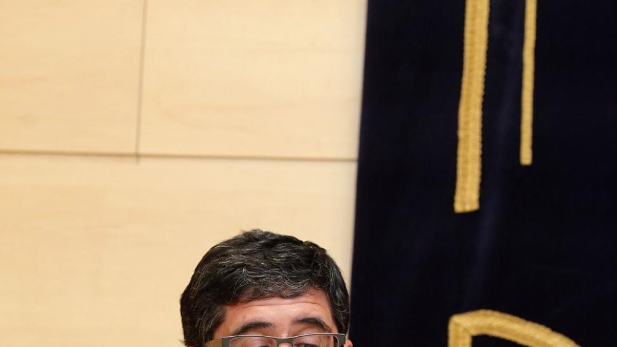 El interventor general de la Administración de la Comunidad, Santiago Salas Lechón, comparece en la comisión del HUBU para informar de la función interventora ejercida sobre el contrato de concesión de obra pública del Hospital de Burgos-ICAL