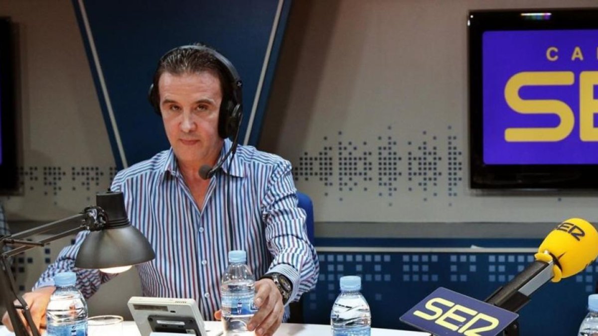 José Ramóin de la Morena, director y presentador del programa de la Cadena SER 'El larguero'.-ALBERTO MARTIN