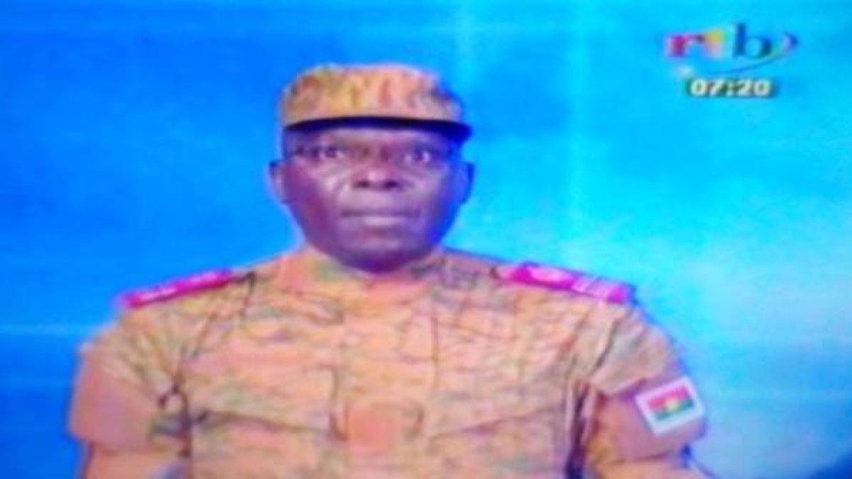 Declaración golpista en la televisión de Burkina Faso.-
