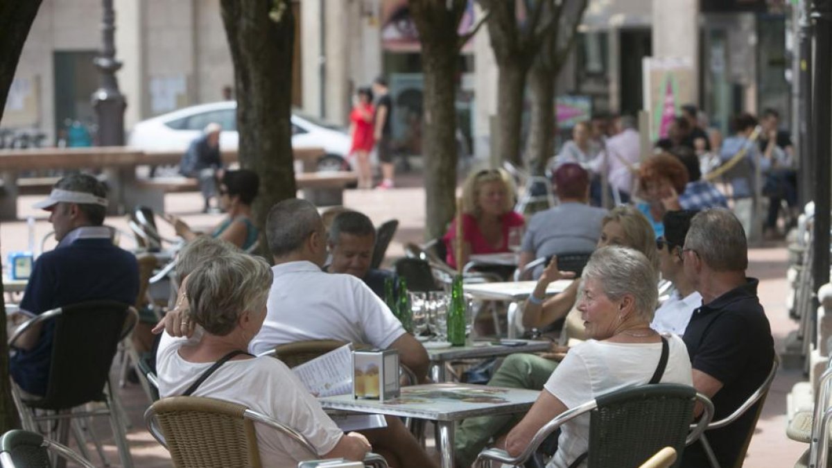 Imagen de una terraza ubicada en la Plaza Mayor.-RAÚL G. OCHOA