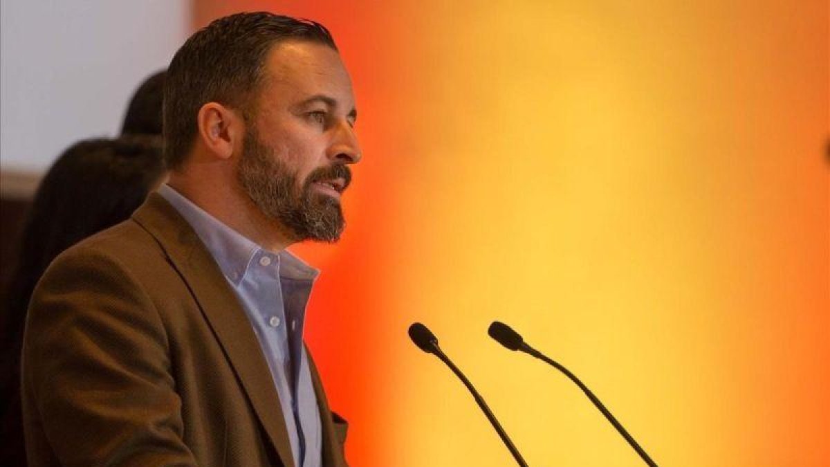El presidente de Vox, Santiago Abascal, en una rueda de prensa en Sevilla, el pasado 3 de diciembre.-EUROPA PRESS