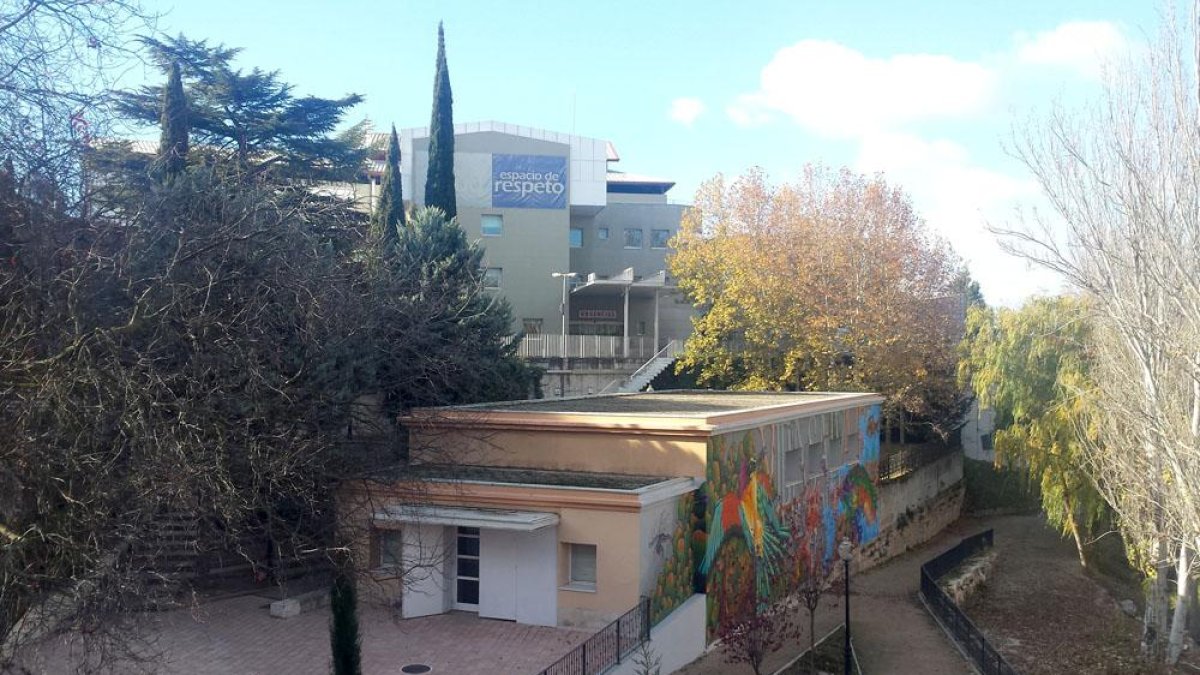 Dos oftalmólogos y un dermatólogo dejan el centro arandino.-L. V.