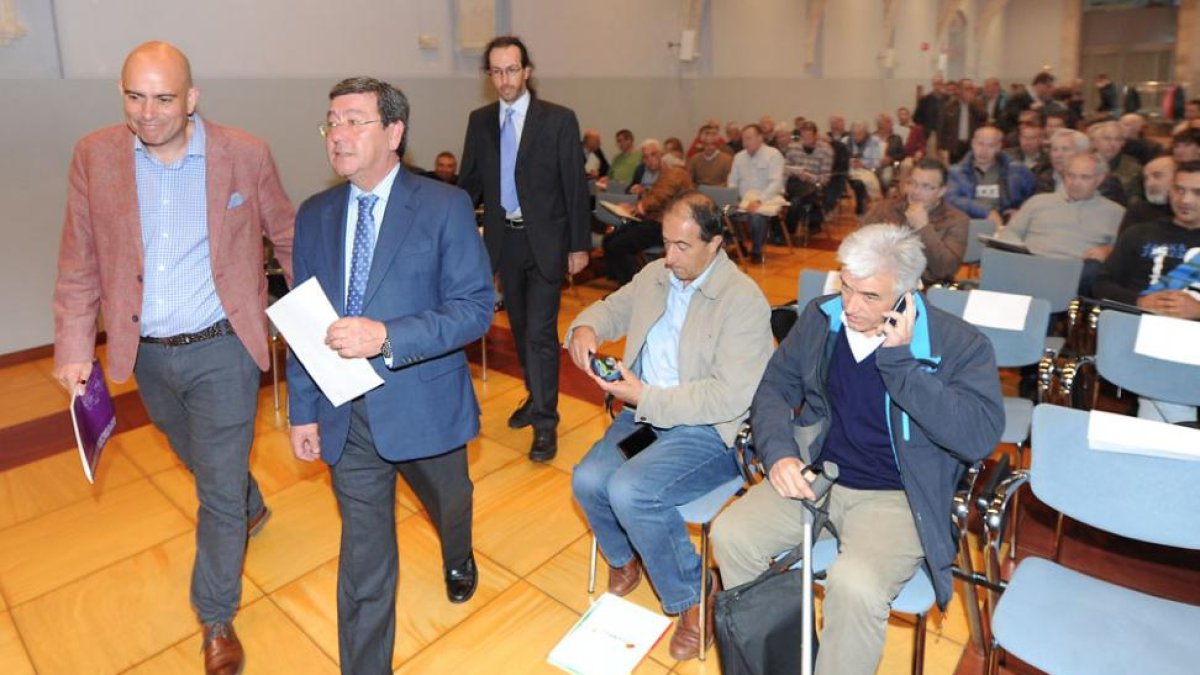 Ricardo Pizarro (Sodebur), César Rico, Panagiotis Trivellas (Grecia), Santiago Carretón (Asaja) y Félix Arribas (UCCL).-ISRAEL L. MURILLO