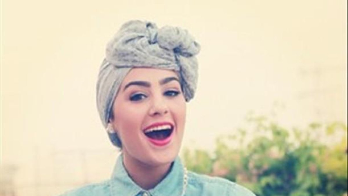 Ascia Akf, que lucha contra el miedo de las mujeres árabes a mostrarse en internet, cuenta con un millón de seguidores.-INSTAGRAM