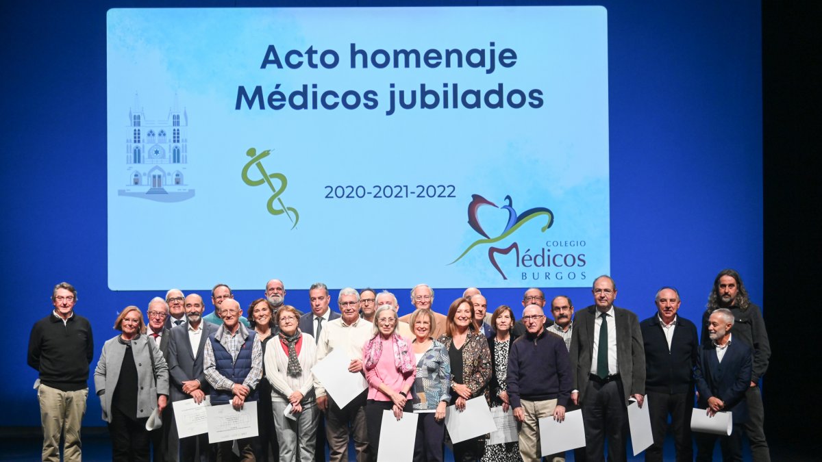 Gala de homenaje a los profesionales médicos jubilados en los últimos años. ICAL