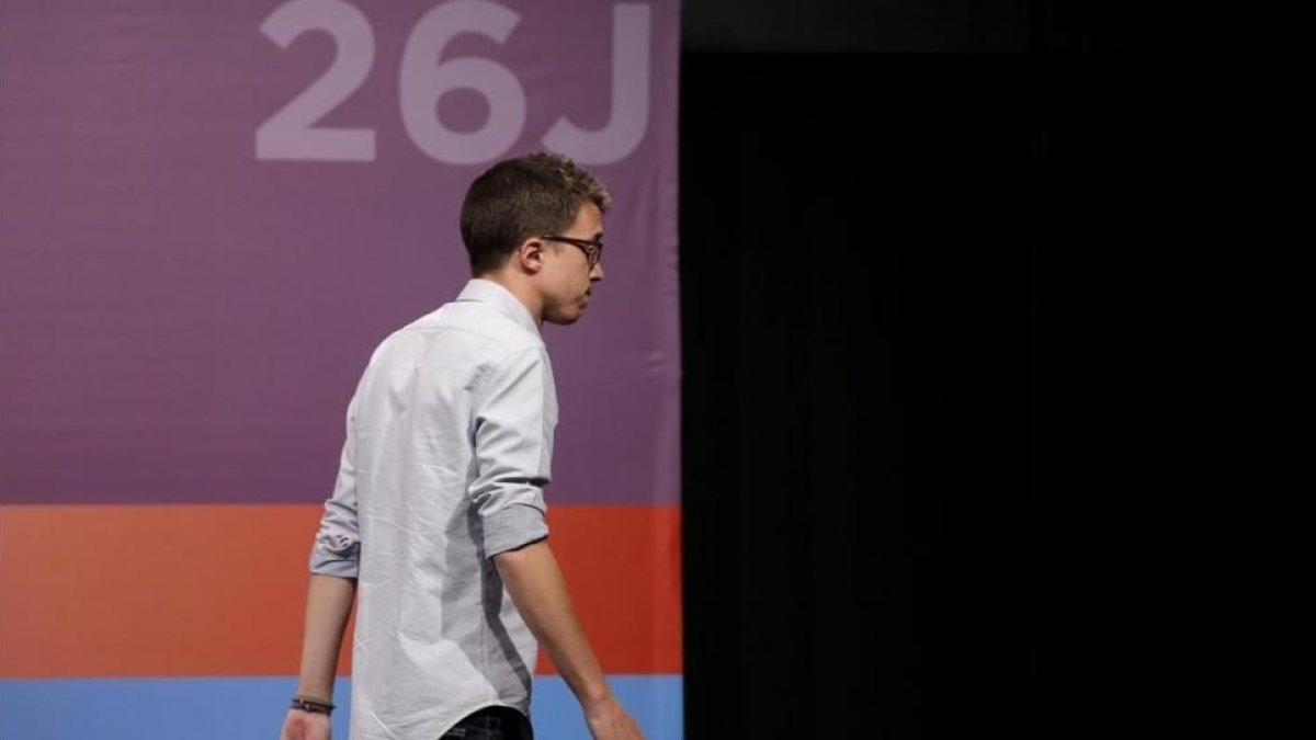 Íñigo Errejón tras su comparecencia la noche del 26-J, en Madrid.-JOSE LUIS ROCA