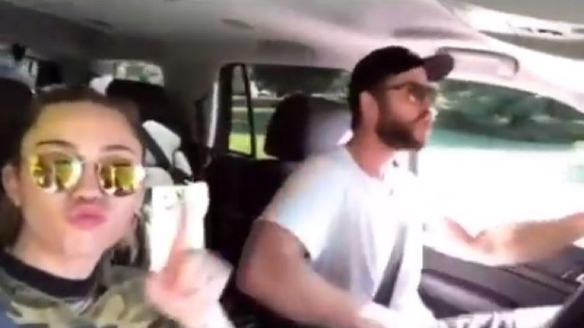 Liam Hemsworth y Miley Cyrus publican un vídeo para acallar rumores de crisis.-EL PERIÓDICO (INSTAGRAM)