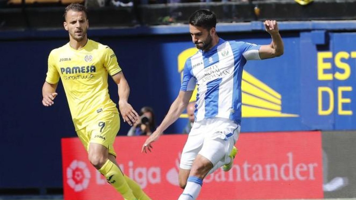 Insúa, con el Leganes-SD HUESCA