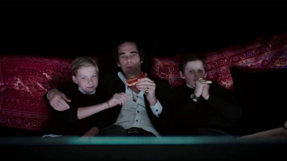 Nick Cave y sus hijos, Arthur (izquierda) y Earle, en el documental '20.000 días en la tierra.-