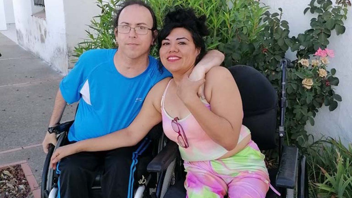 Óscar y Berta iniciaron su noviazgo por internet y llevan casi un año convivienendo. ECB