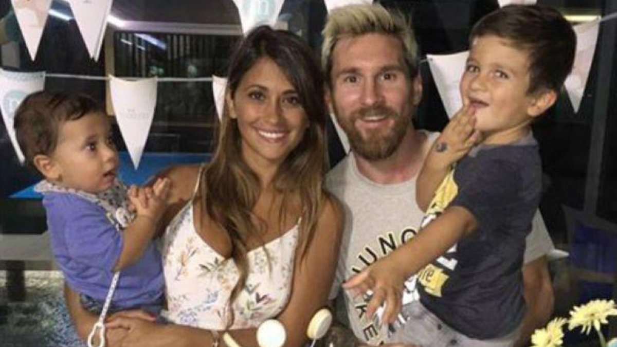 Leo Messi y Antonella van a darle un hermanito o hermanita a los pequeños Thiago (derecha) y Mateo (izquierda).-ANTONELLA ROCCUZZO (INSTAGRAM)