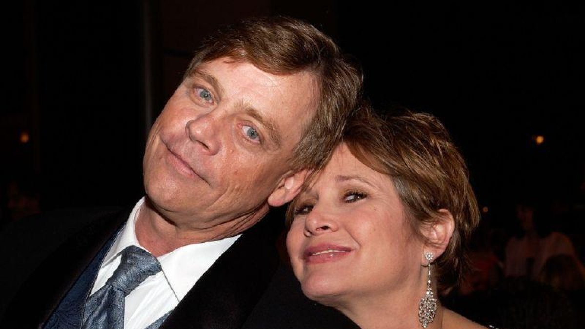 Mark Hamill junto a Carrie Fisher, durante un homenaje a George Lucas en California, en junio del 2005.-AMANDA EDWARDS / AFP