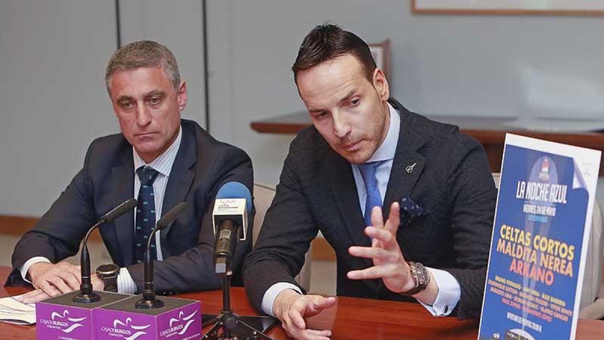 Rafael Barbero (director general de la FundaciónCaja de Burgos) y Félix Sancho (presidente del CB Miraflores) durante la presentación del evento, ayer.-RAÚL OCHOA