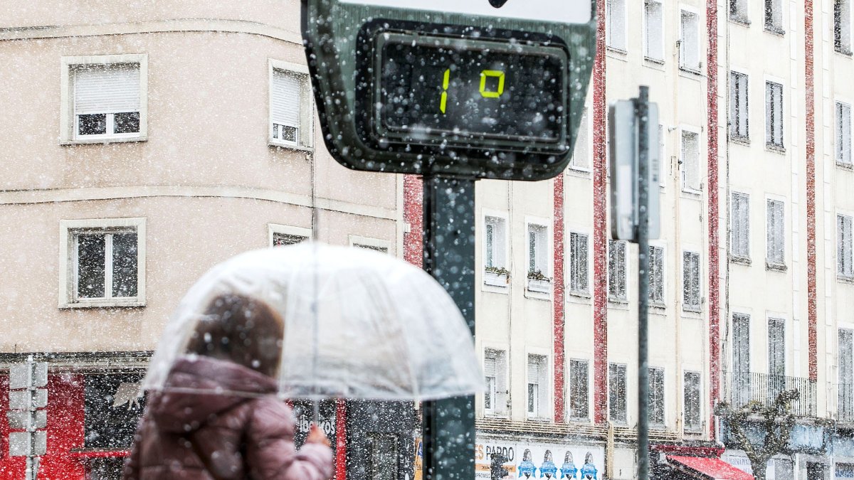 Imagen de nieve en Burgos. TOMÁS ALONSO
