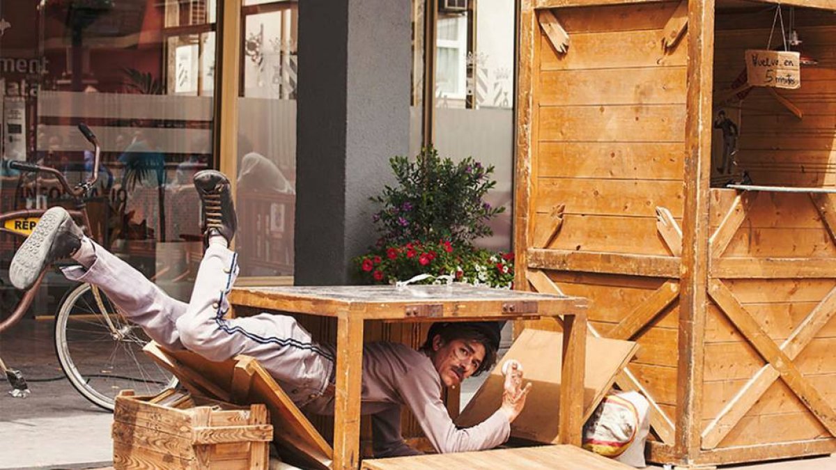 Jean Philippe Kikolas vuelve a la carga con ‘Sin remite’, donde el humor es el principal protagonista.-NEREA COLL