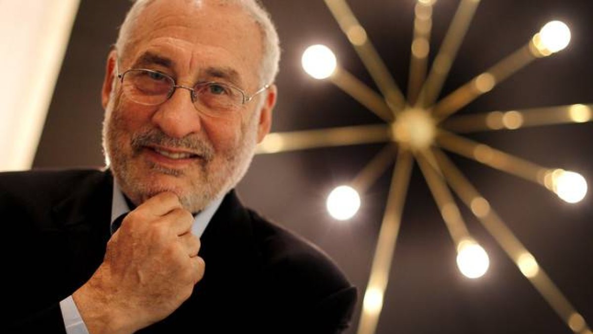 Stiglitz posa para una entrevista a EL PERIÓDICO en 2012.-JOSÉ LUIS ROCA