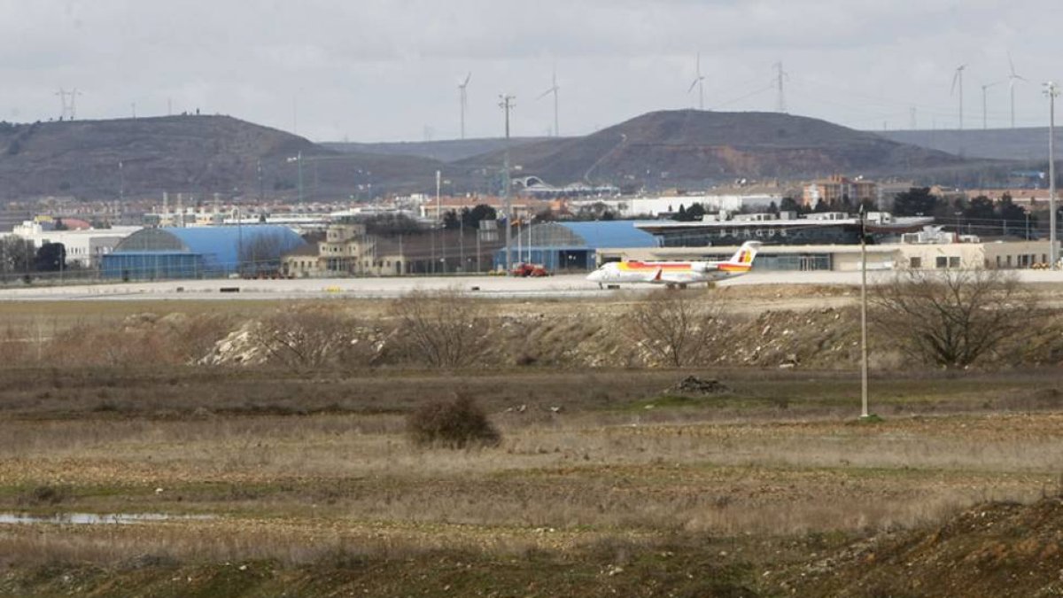 La ampliación del aeropuerto necesitó de expropiaciones.-RAÚL OCHOA