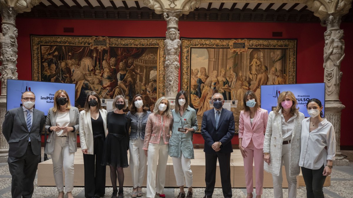 Foto de familia de la última edición de 'Impulso Solidario'. ECB