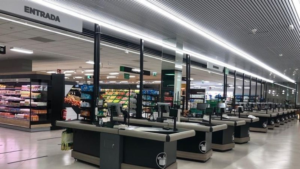 Agrede a un vigilante del Mercadona en Burgos y acaba detenido. ECB