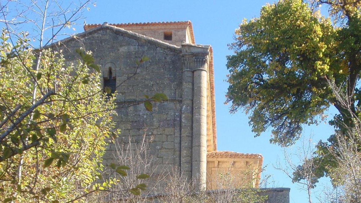 La iglesia de San Esteban guarda en su exterior e interior elementos de gran interés arquitectónico.-M. M.