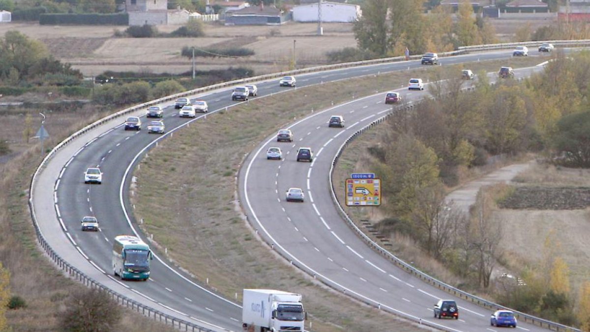 Imagen de la autopista de peaje AP-1.-ISRAEL L. MURILLO