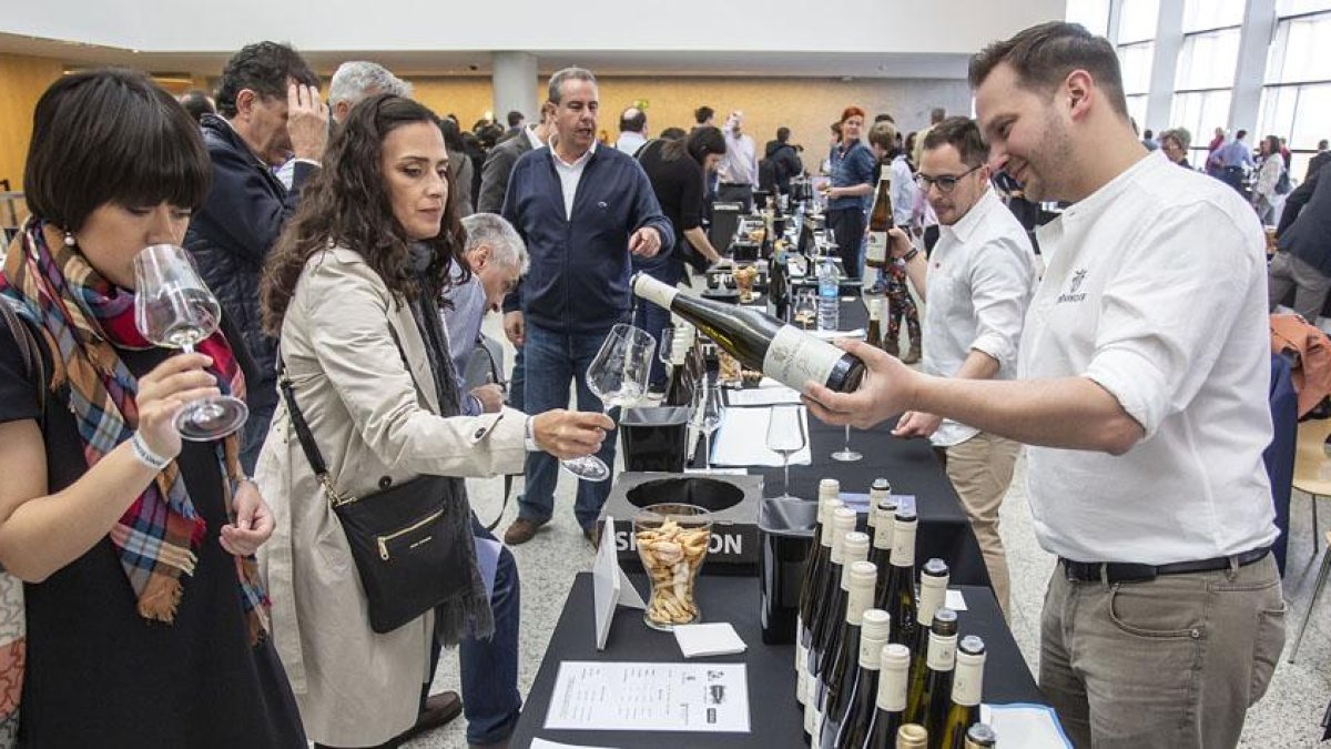 Una buena parte de los asistentes a este evento, inaugurado ayer en el Fórum, pertenece los gremios de la hostelería, la gastronomía o la enología.-ISRAEL L. MURILLO