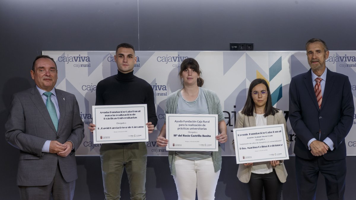 Imagen de los premiados. SANTI OTERO