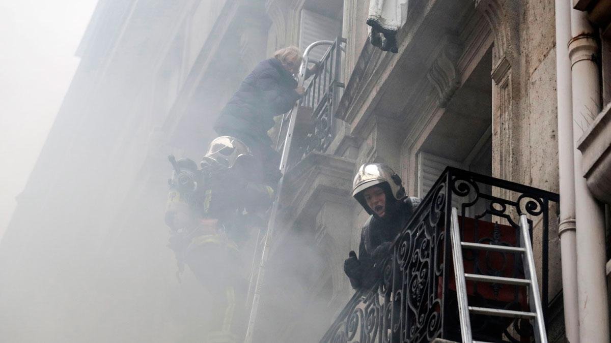 Hay al menos 20 heridos por la explosión, entre ellos tres bomberos.-EFE