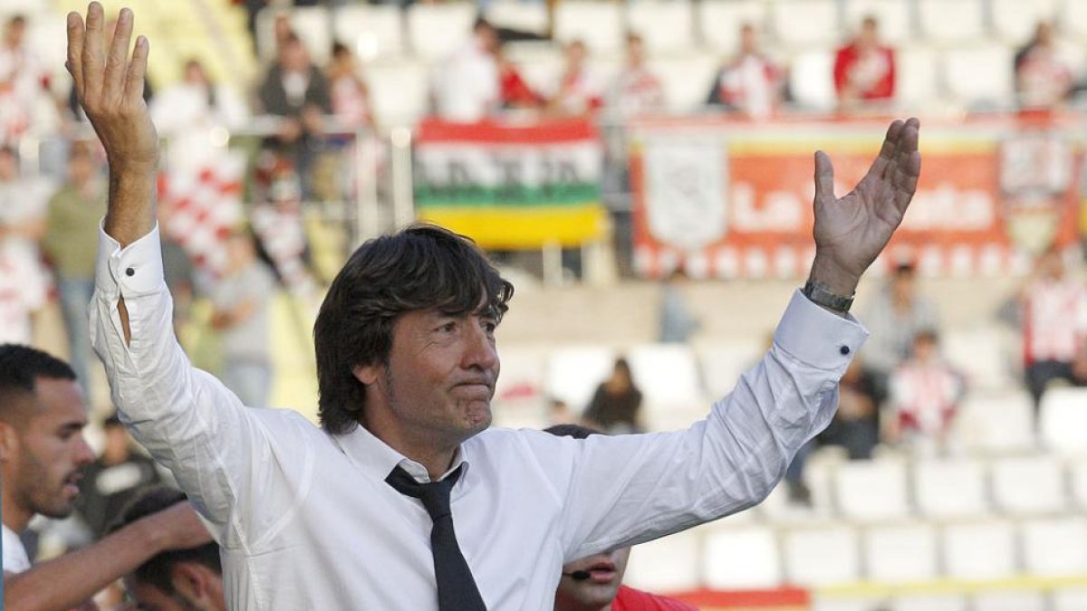 Patxi Salinas durante el choque que disputó el Burgos contra el UD Logroñés.-SANTI OTERO