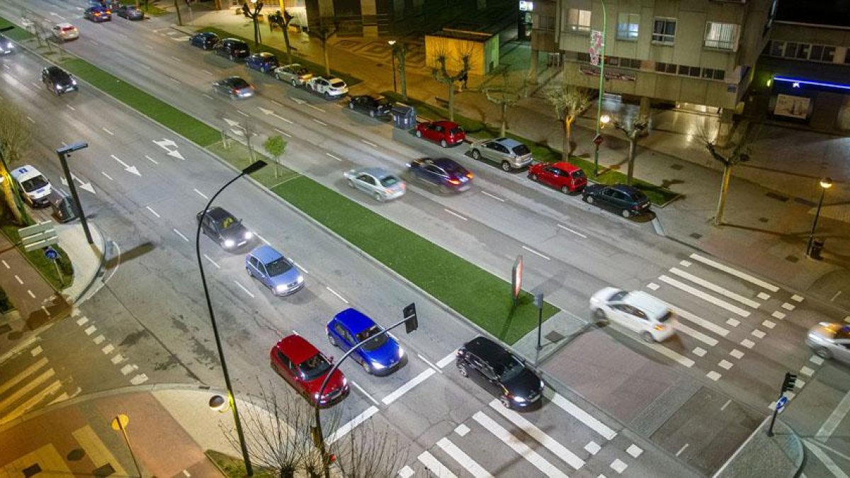 Imagen de la iluminación con led en la avenida de Cantabria.-SANTI OTERO