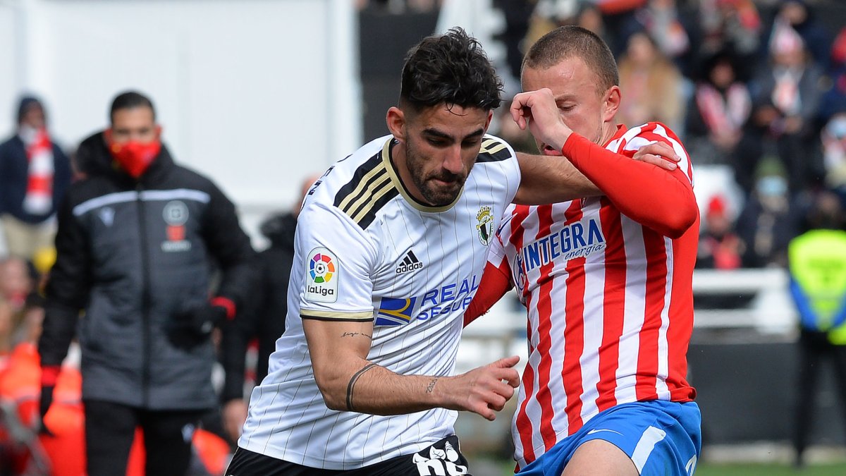 Undabarrena, durante el partido contra el Sporting en El Plantío. SANTI OTERO