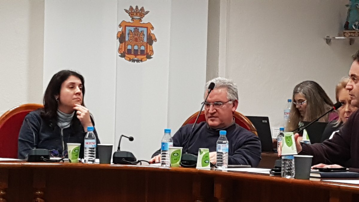 Pleno en el Ayuntamiento de Aranda. L. V.