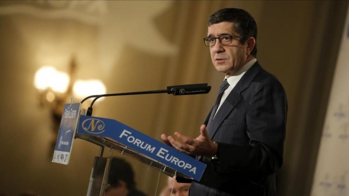 Patxi López, durante una conferencia en el Fórum Europa, este viernes en Madrid.-JOSE LUIS ROCA