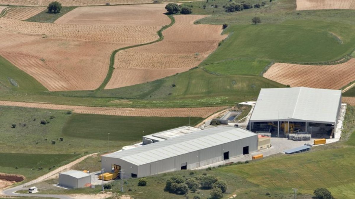 Vista aérea del centro de tratamiento, ubicado en la carretera de La Aguilera.-ECB