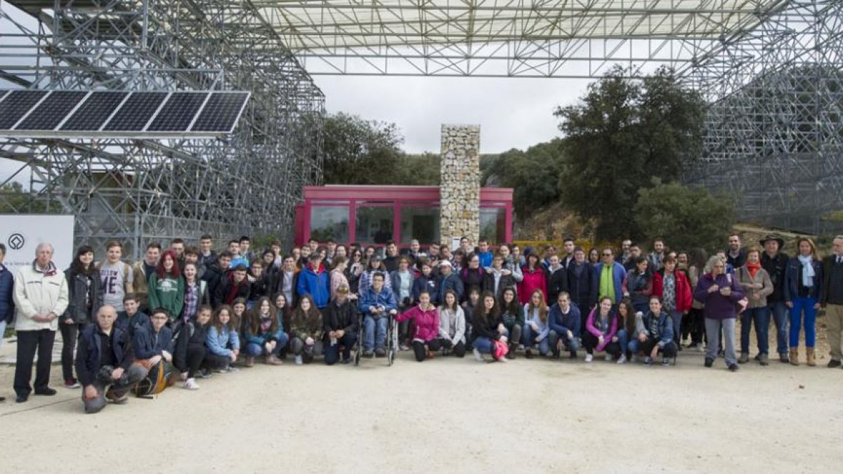 Imagen de todo el grupo que asistió ayer a la jornada de convivencia.-I. L. MURILLO