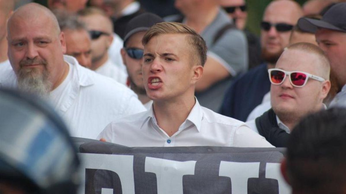 Participantes en la manifestación nazi por el aniversario de la muerte de Rudolf Hess, en Berlín.-AP / FRANK JORDANS