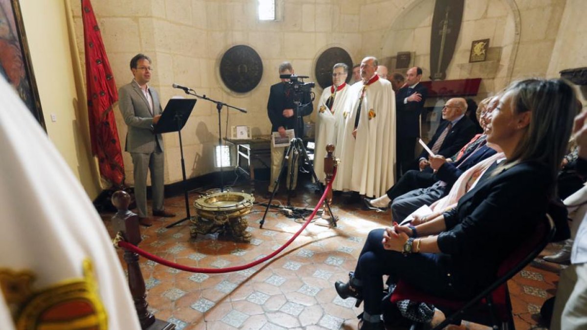 Lectura pública del Cantar del Mío Cid en el Arco de Santa María el año pasado.-RAÚL G. OCHOA