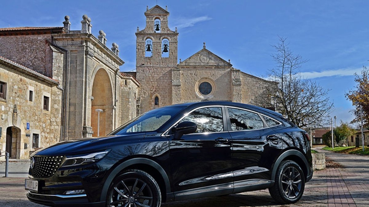 Si por algo destaca este modelo es por su estética, que no sólo está bien resuelta, sino que resulta completamente original. Un vehículo que llama la atención y además es cómodo. /  HÉCTOR FUSTEL