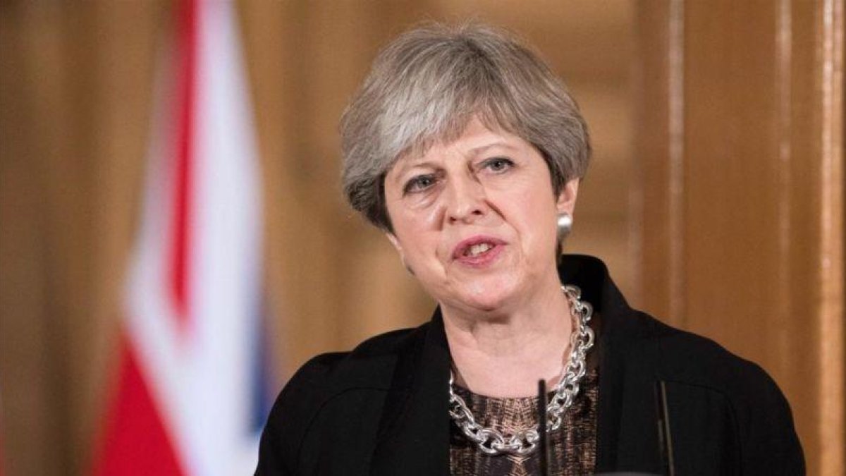 La primera ministra británica, Theresa May, en una rueda de prensa de este lunes.-JASON ALDEN