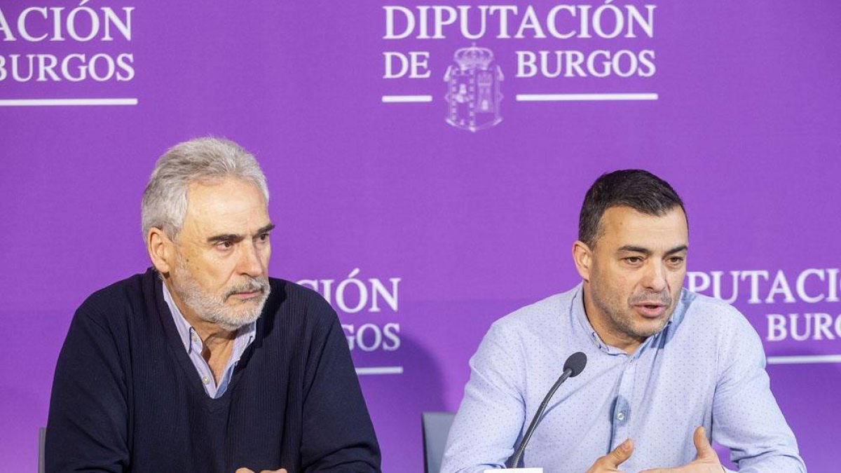 Marco Antonio Manjón (izq) y Juan José Asensio (dc h) reclaman que se hagan bien las cosas con el cierre de Garoña.-S. O.