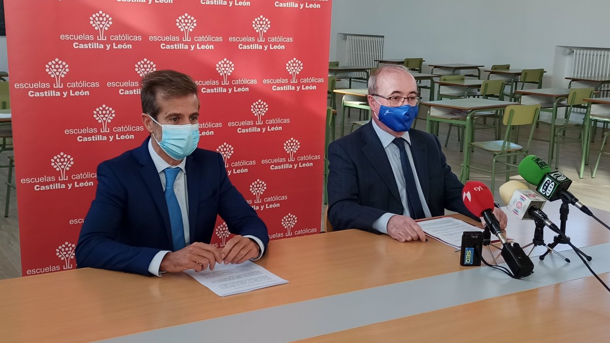 Leandro Roldán, secretario autonómico de Escuelas Católicas, y Jesús Pérez, delegado provincial. ECB