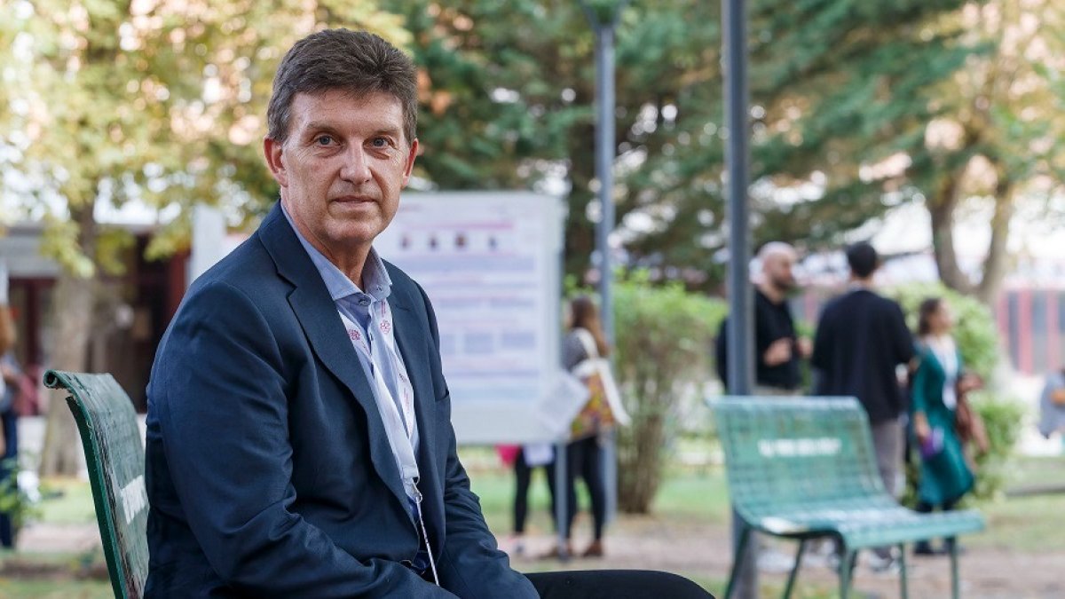 Ángel Gómez, catedrático de la UNED, en el V Congreso Internacional de Psicología Social celebrado en Burgos. SANTI OTERO